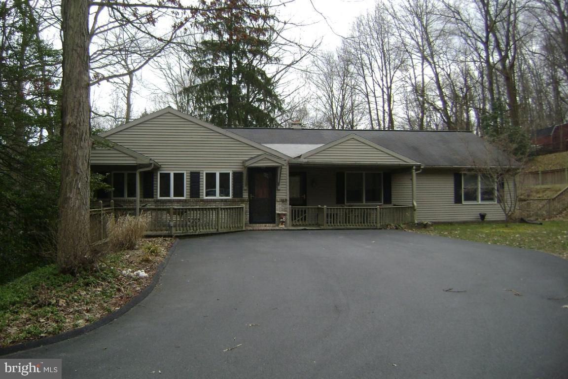 452 Lakeview Drive Lititz, PA 17543 - Photo 2 of 29 Gallery Image 2