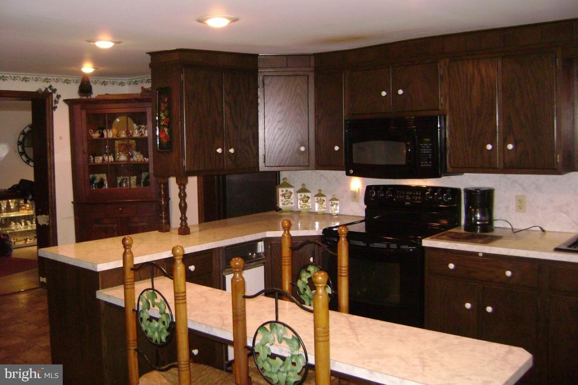 452 Lakeview Drive Lititz, PA 17543 - Photo 11 of 29 Gallery Image 11