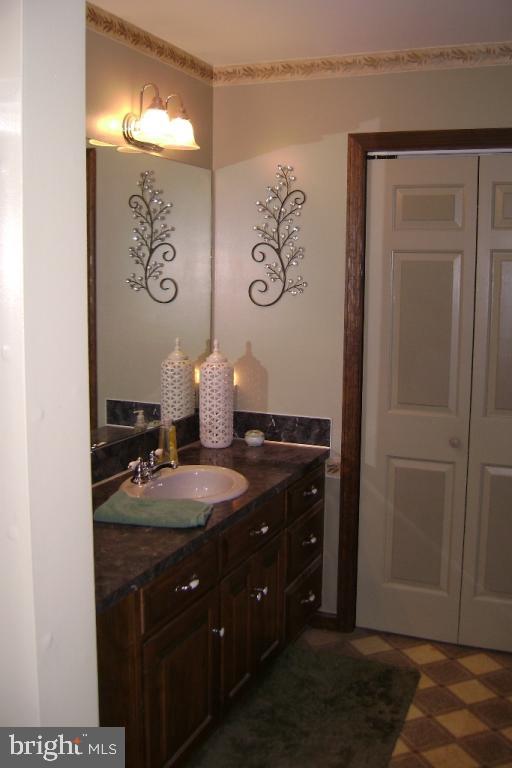 452 Lakeview Drive Lititz, PA 17543 - Photo 14 of 29 Gallery Image 14