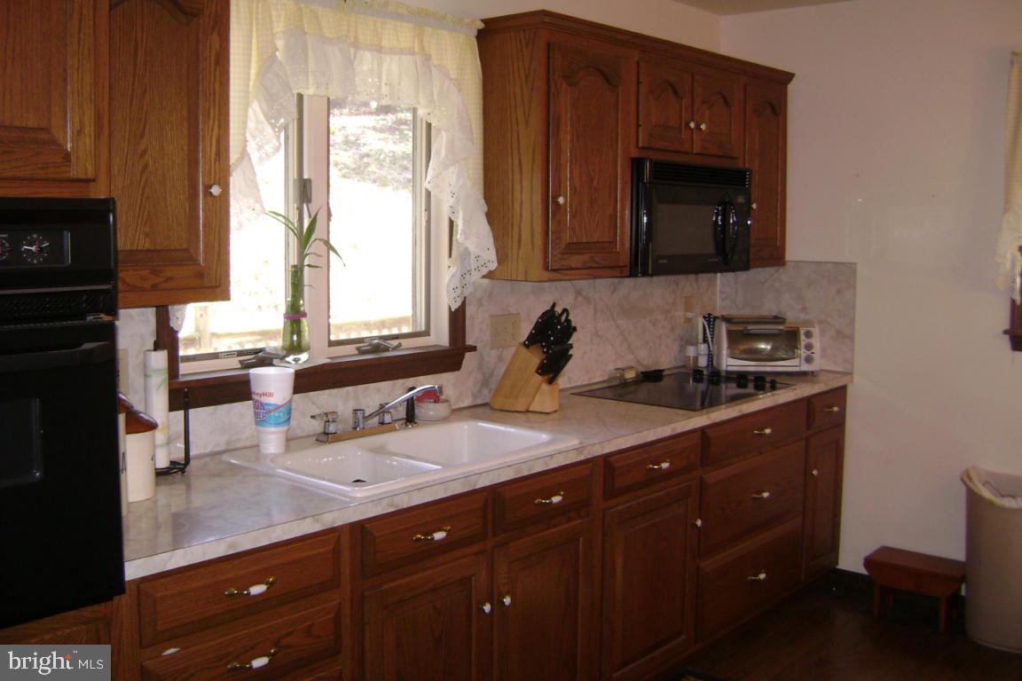 452 Lakeview Drive Lititz, PA 17543 - Photo 28 of 29 Gallery Image 28