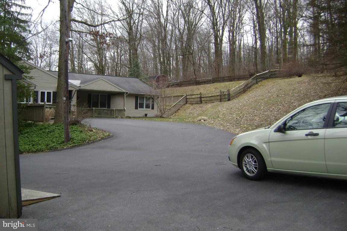 452 Lakeview Drive Lititz, PA 17543 - Photo 7 of 29 Gallery Image 7
