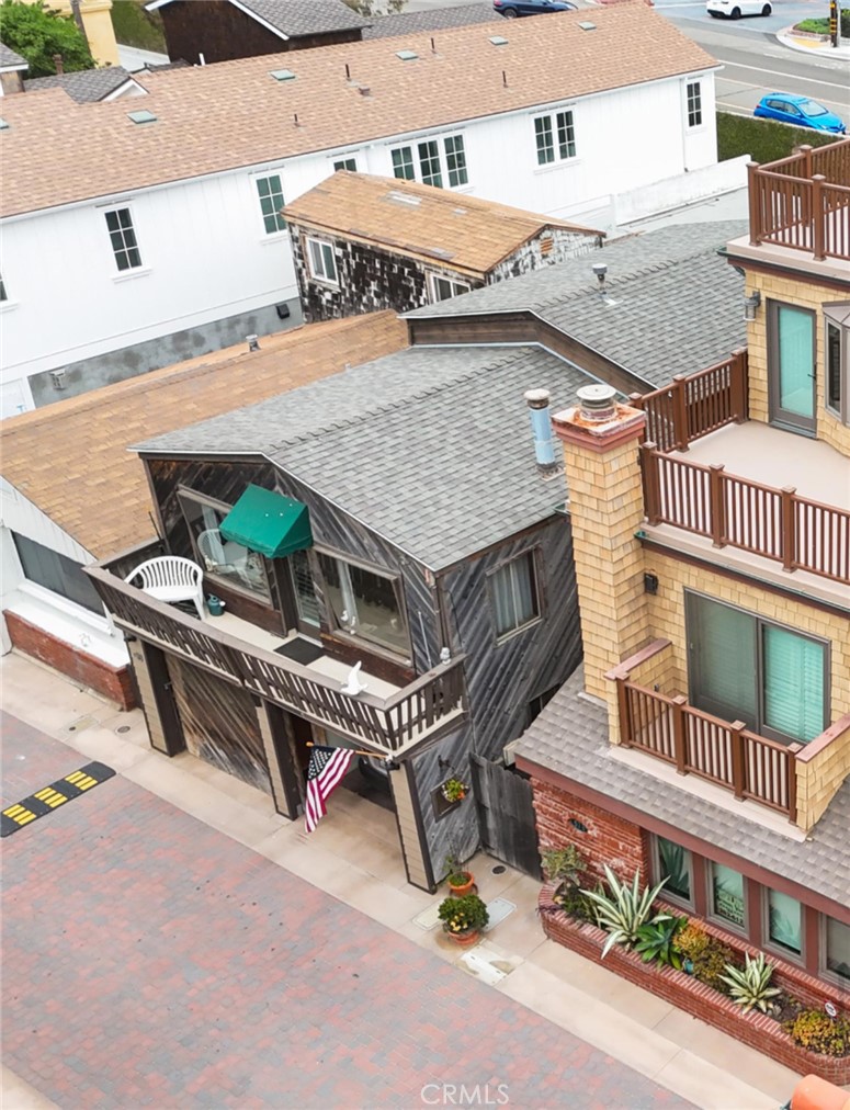 58 Surfside Avenue, Unit B Surfside, CA 90743 - Photo 2 of 17