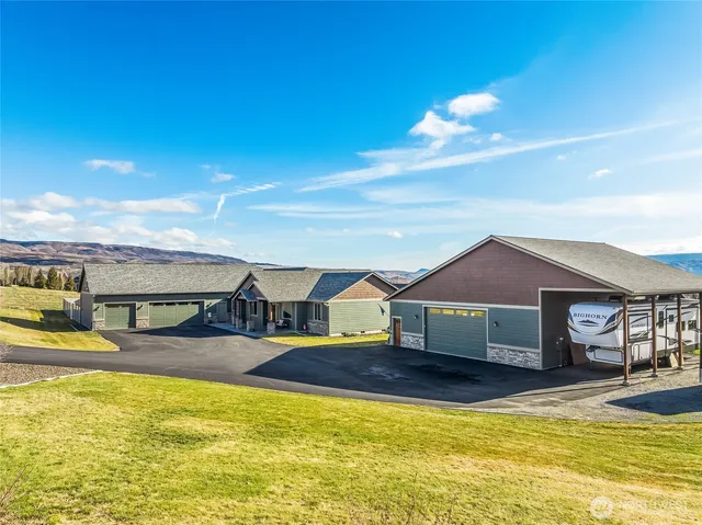 $1,450,000 | 825 American Fruit Road, Wenatchee, WA 98801