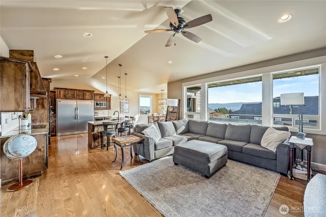 $1,450,000 | 825 American Fruit Road, Wenatchee, WA 98801