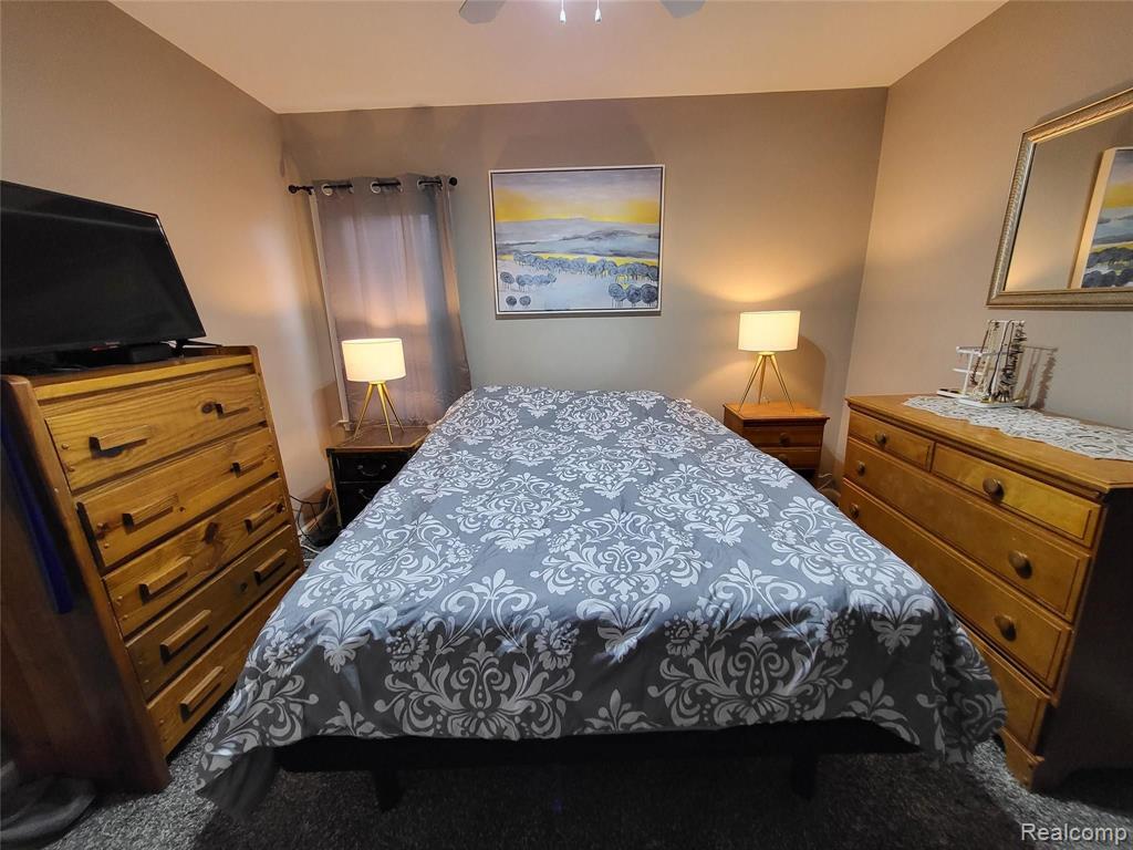2239 Roslyn Road Harper Woods, MI 48236 - Photo 25 of 32