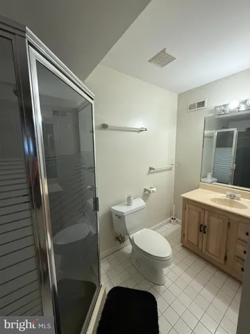 $5,200 | 10 Candlelight Court, Rockville, MD 20854