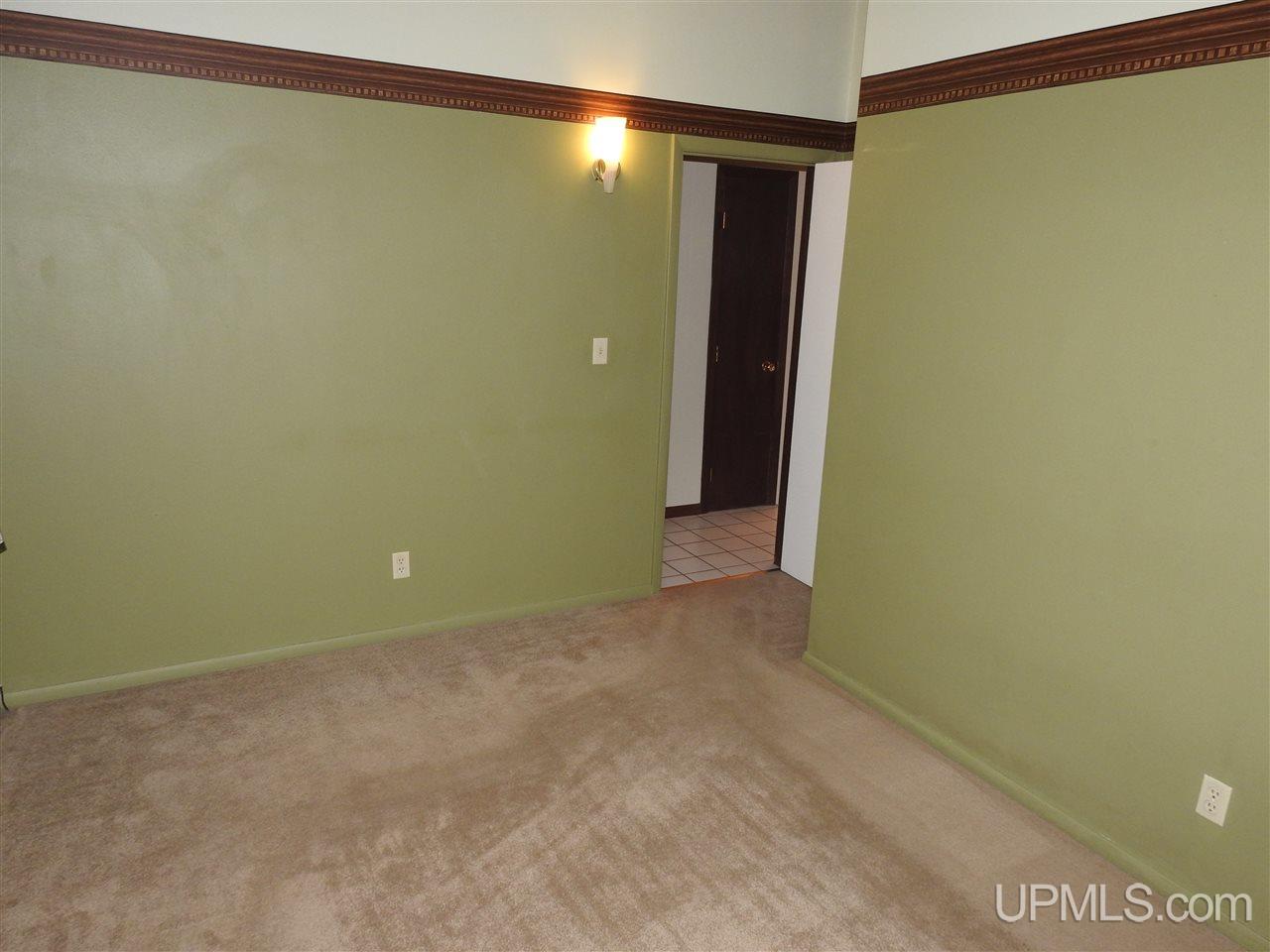 662 Division Street Quinnesec, MI 49876 - Photo 12 of 33