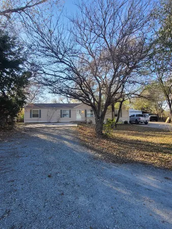 $200,000 | 9631 Southwest Santa Fe Lake Road, Augusta, KS 67010