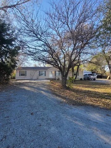 $200,000 | 9631 Southwest Santa Fe Lake Road, Augusta, KS 67010