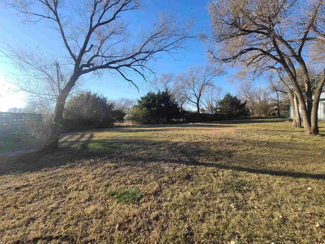 $200,000 | 9631 Southwest Santa Fe Lake Road, Augusta, KS 67010