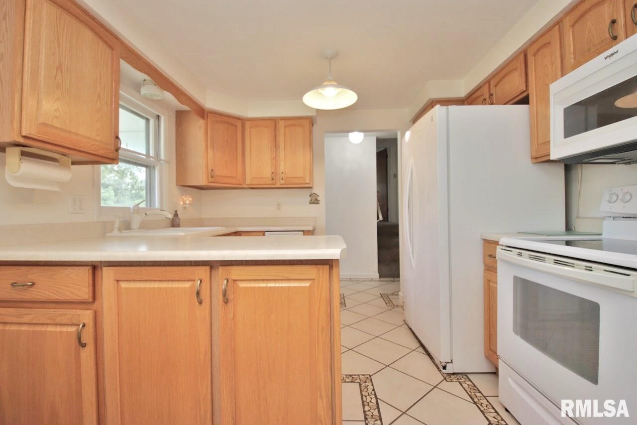 5226 West Airways Road Peoria, IL 61607 - Photo 17 of 92 Gallery Image 17