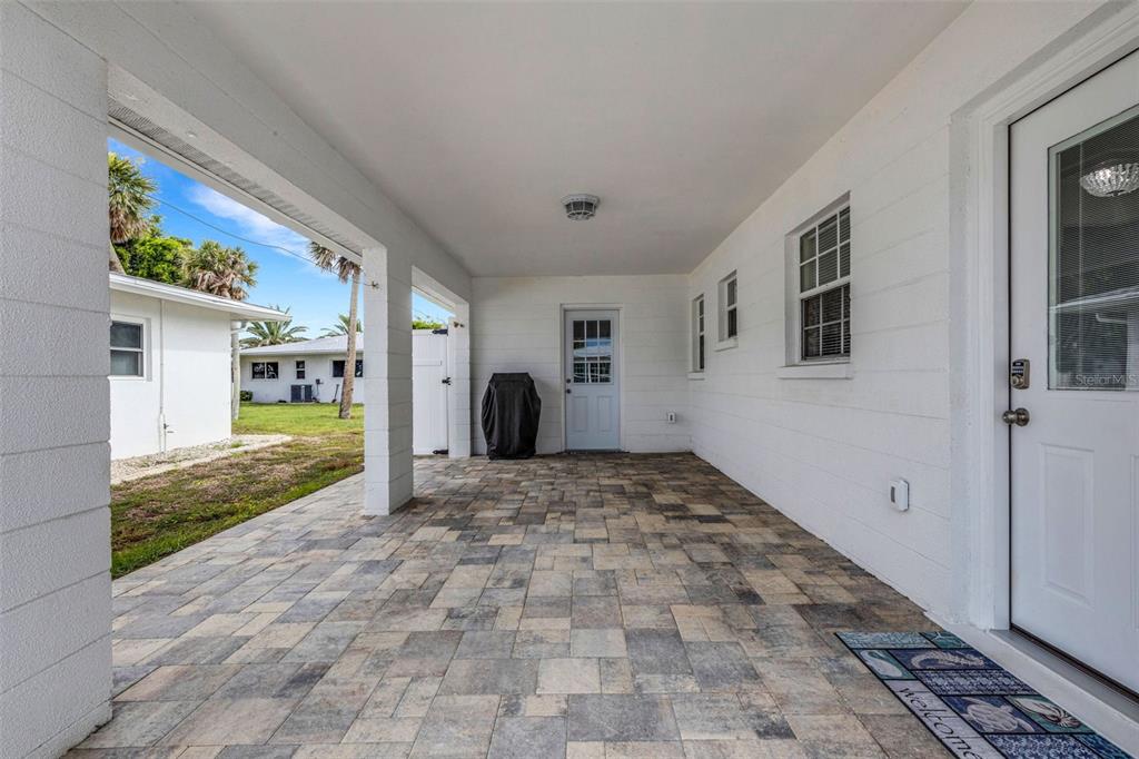 1977 Beach Road, Unit 84 Englewood, FL 34223 - Photo 24 of 42 a view of livingroom with furniture
