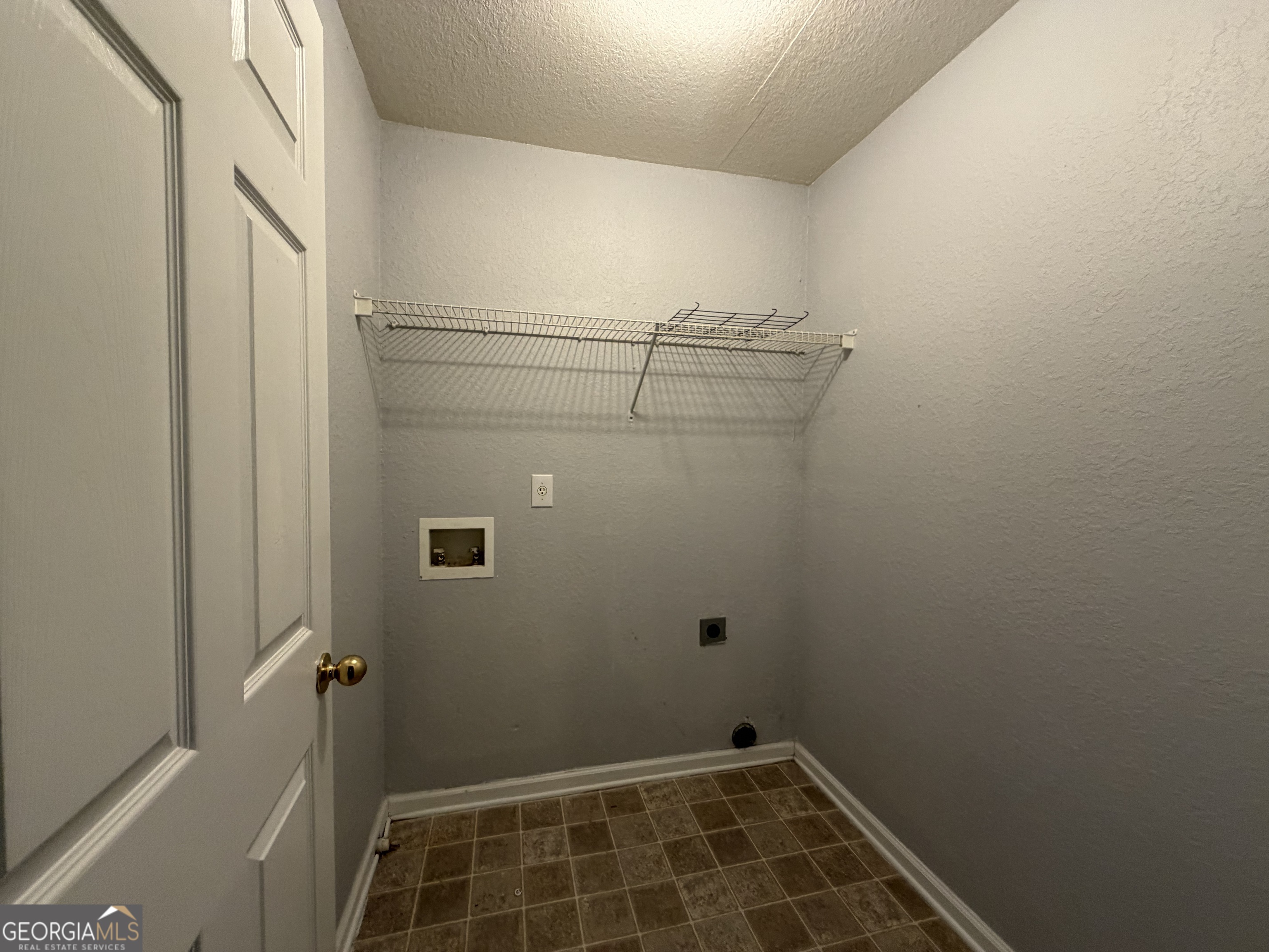 2807 Snapfinger Manor Decatur, GA 30035 - Photo 12 of 17 a bathroom with a empty shower