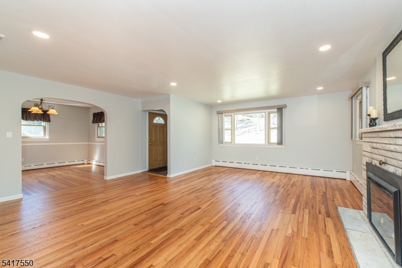 42 Everdale Road Randolph, NJ 07869 - Photo 4 of 34