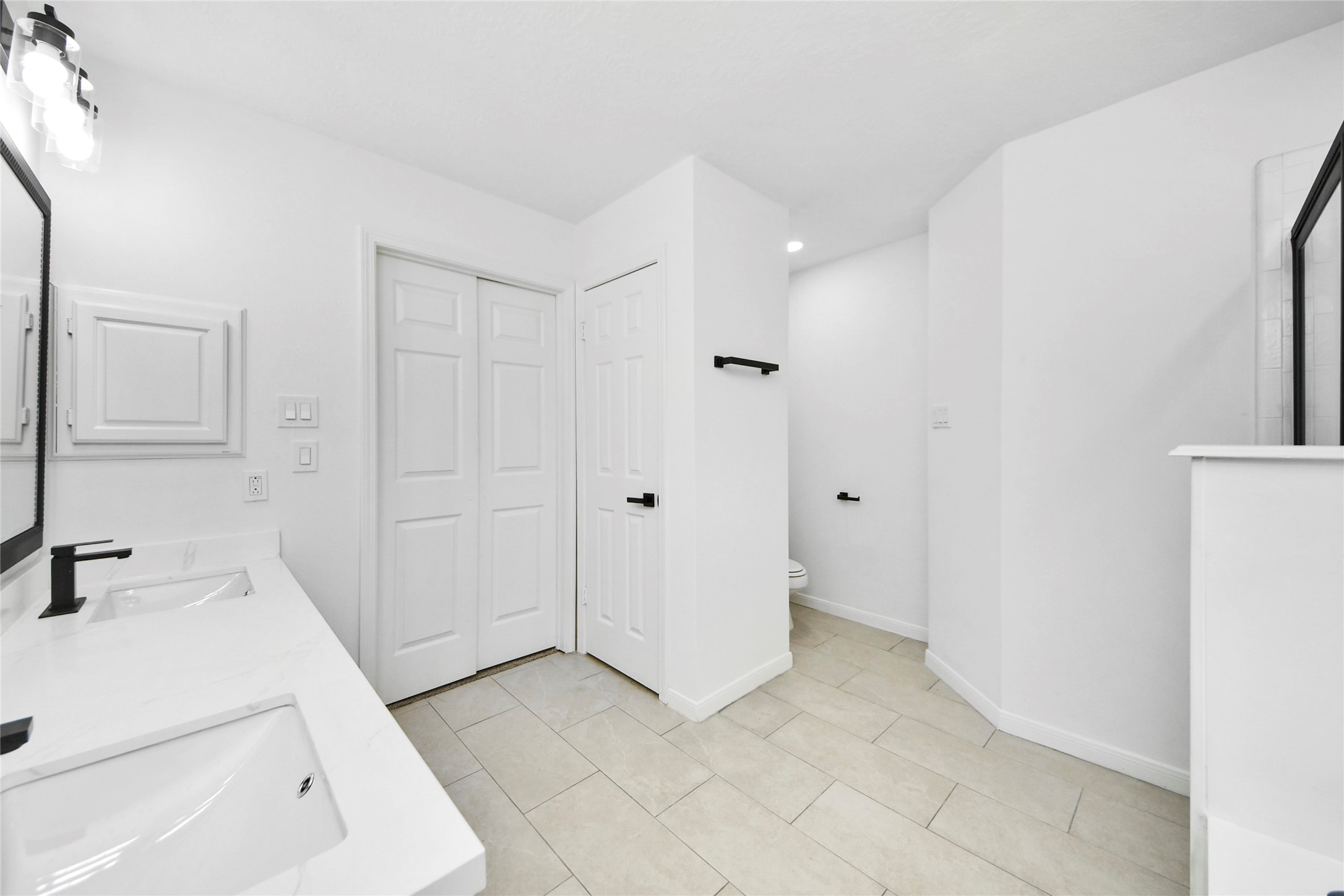 8510 Canyon Pine Drive Spring, TX 77379 - Photo 28 of 42 a view of a bathroom with a sink