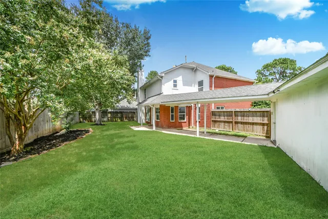 a front view of house with yard