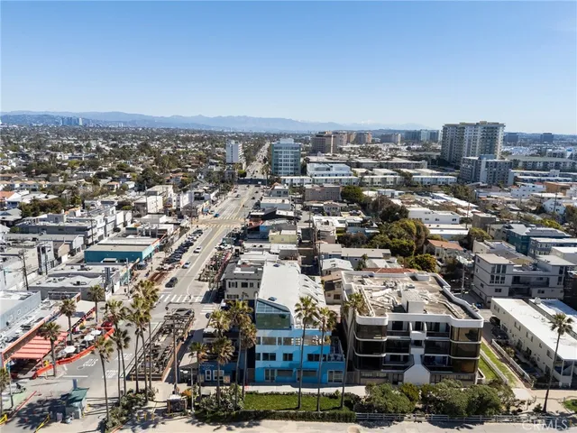 $11,950,000 | 3111 Ocean Front Walk, Marina del Rey, CA 90292