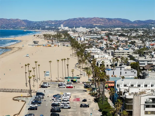 $11,950,000 | 3111 Ocean Front Walk, Marina del Rey, CA 90292