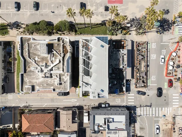 $11,950,000 | 3111 Ocean Front Walk, Marina del Rey, CA 90292