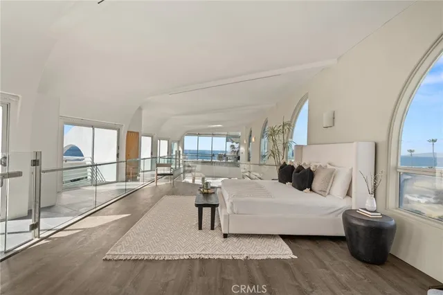 $11,950,000 | 3111 Ocean Front Walk, Marina del Rey, CA 90292