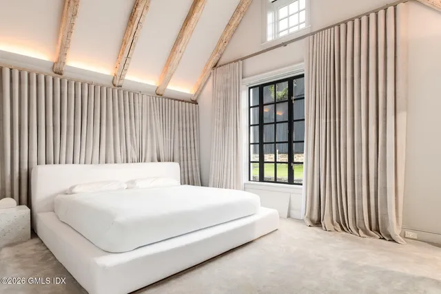 $8,000,000 | 640 Round Hill Road, Greenwich, CT 06831