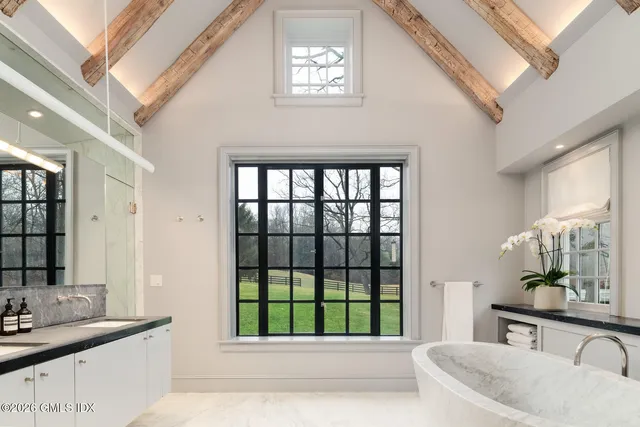 $8,000,000 | 640 Round Hill Road, Greenwich, CT 06831