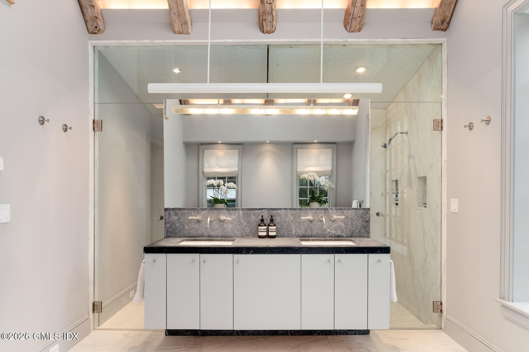 640 Round Hill Road Greenwich, CT 06831 - Photo 21 of 54 640 Round Hill Rd INT 21 - WEB