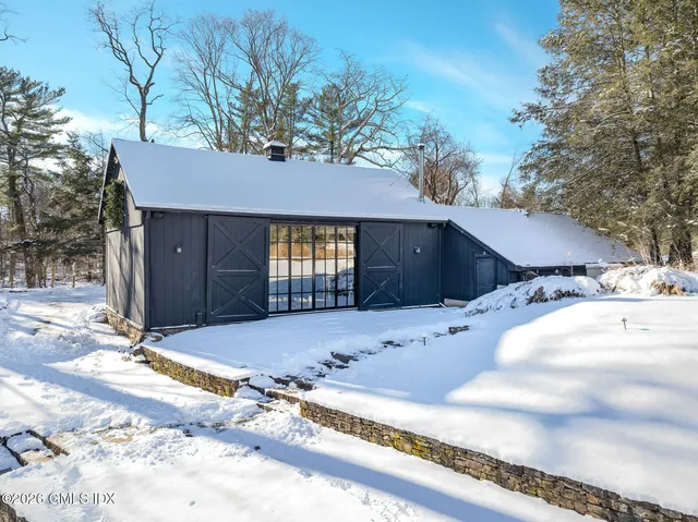 $8,000,000 | 640 Round Hill Road, Greenwich, CT 06831