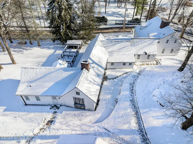 $8,000,000 | 640 Round Hill Road, Greenwich, CT 06831