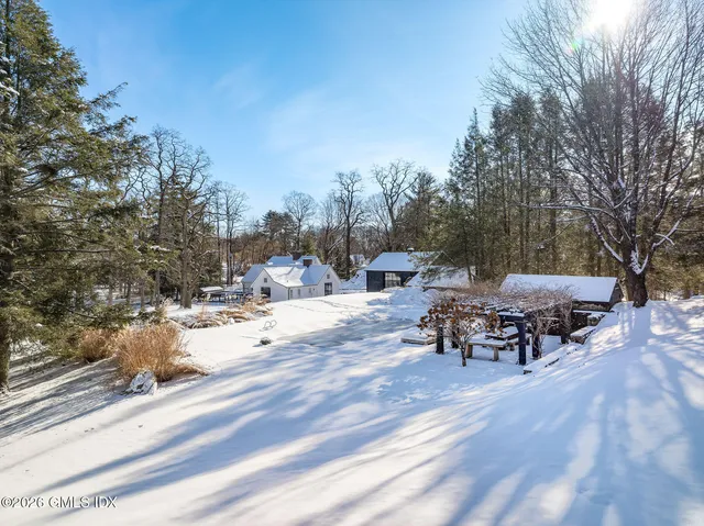 $8,000,000 | 640 Round Hill Road, Greenwich, CT 06831