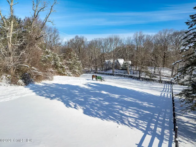 $8,000,000 | 640 Round Hill Road, Greenwich, CT 06831