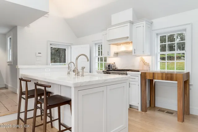 $8,000,000 | 640 Round Hill Road, Greenwich, CT 06831