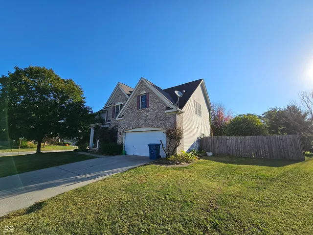 $370,000 | 1451 Red Dunes Run, Avon, IN 46123