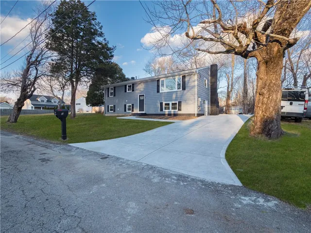 $549,900 | 2 Sandalwood Court, Coventry, RI 02816