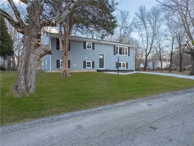 $549,900 | 2 Sandalwood Court, Coventry, RI 02816