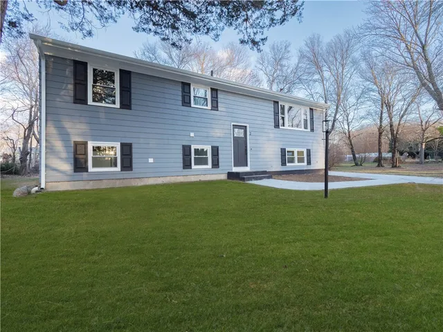 $549,900 | 2 Sandalwood Court, Coventry, RI 02816