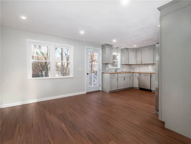 $549,900 | 2 Sandalwood Court, Coventry, RI 02816