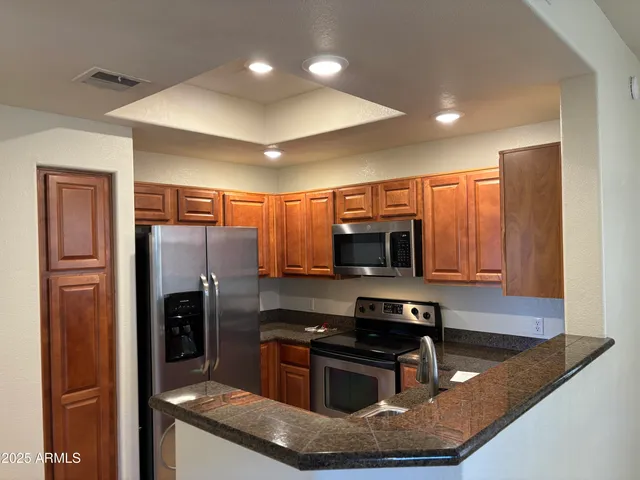 $1,750 | 3830 East Lakewood Parkway East, Unit 2013, Phoenix, AZ 85048