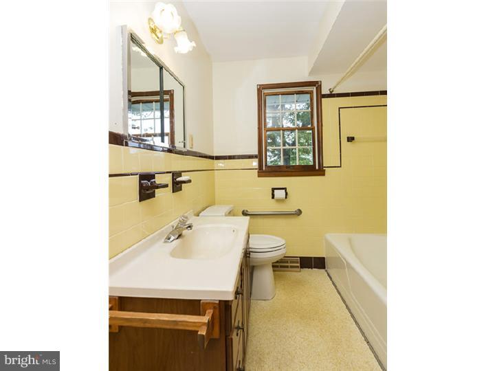 635 Scotch Road Pennington, NJ 08534 - Photo 17 of 25 Bathroom