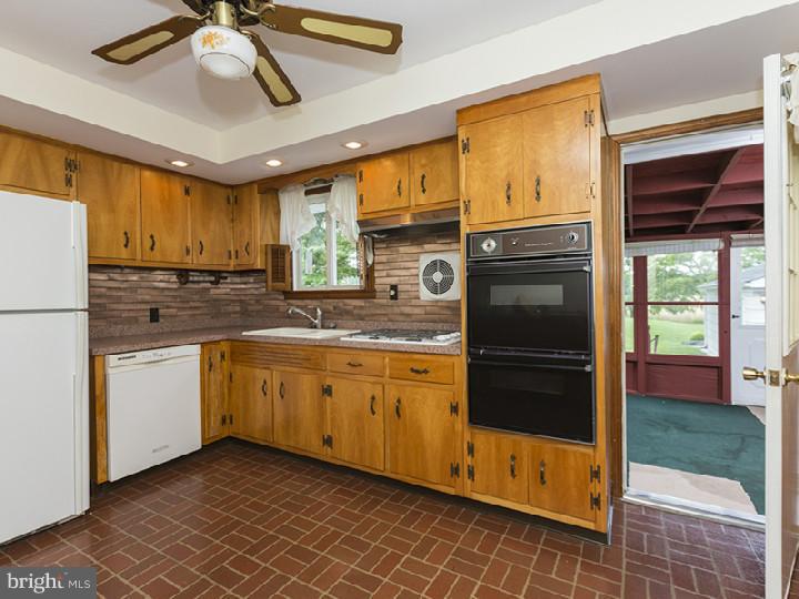 635 Scotch Road Pennington, NJ 08534 - Photo 9 of 25 Kitchen