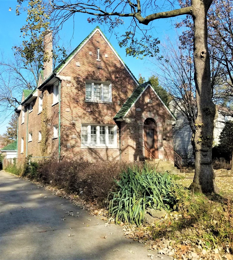 212 Blackhawk Road Riverside, IL 60546 - Photo 3 of 15