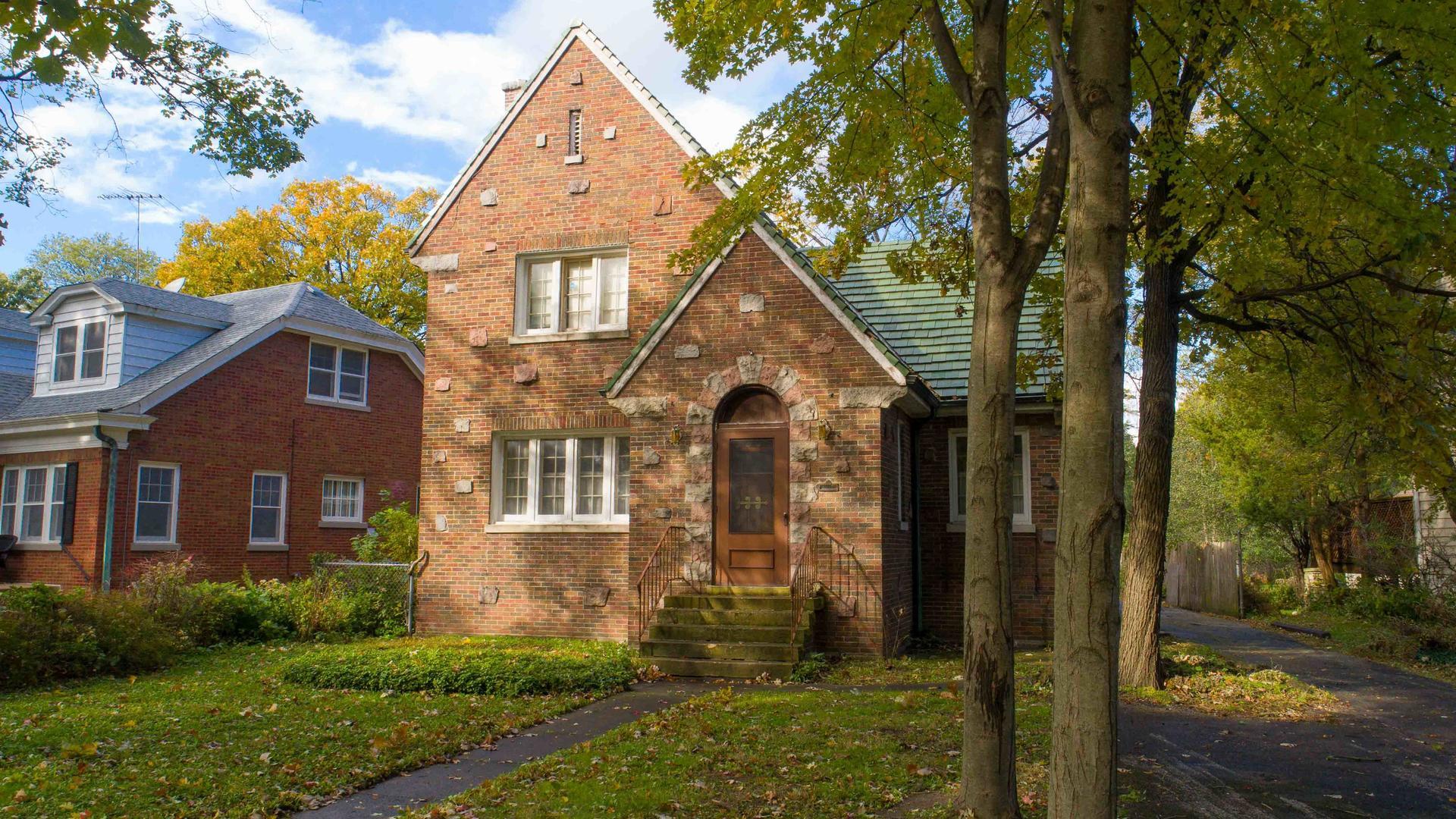 212 Blackhawk Road Riverside, IL 60546 - Photo 7 of 15