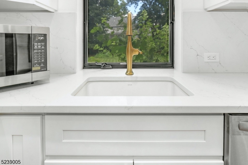 22 Morningside Road Woodbridge, NJ 07067 - Photo 14 of 27