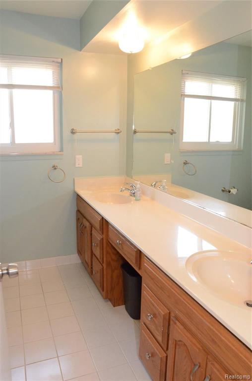 43077 Avon Road Canton, MI 48187 - Photo 37 of 52