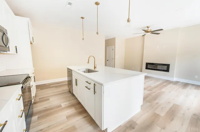 a close view of sink and tap