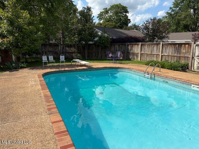 3 Pemberton Circle Greenwood, MS 38930 - Photo 19 of 23 Pool area