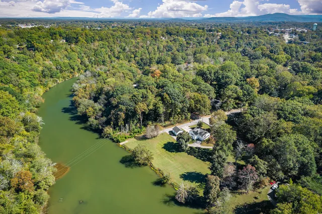 $489,900 | 400 Westwood Drive, McMinnville, TN 37110