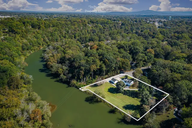 $489,900 | 400 Westwood Drive, McMinnville, TN 37110