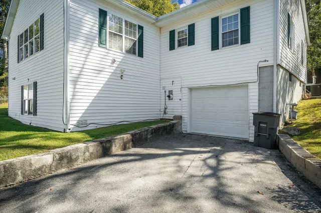 $489,900 | 400 Westwood Drive, McMinnville, TN 37110