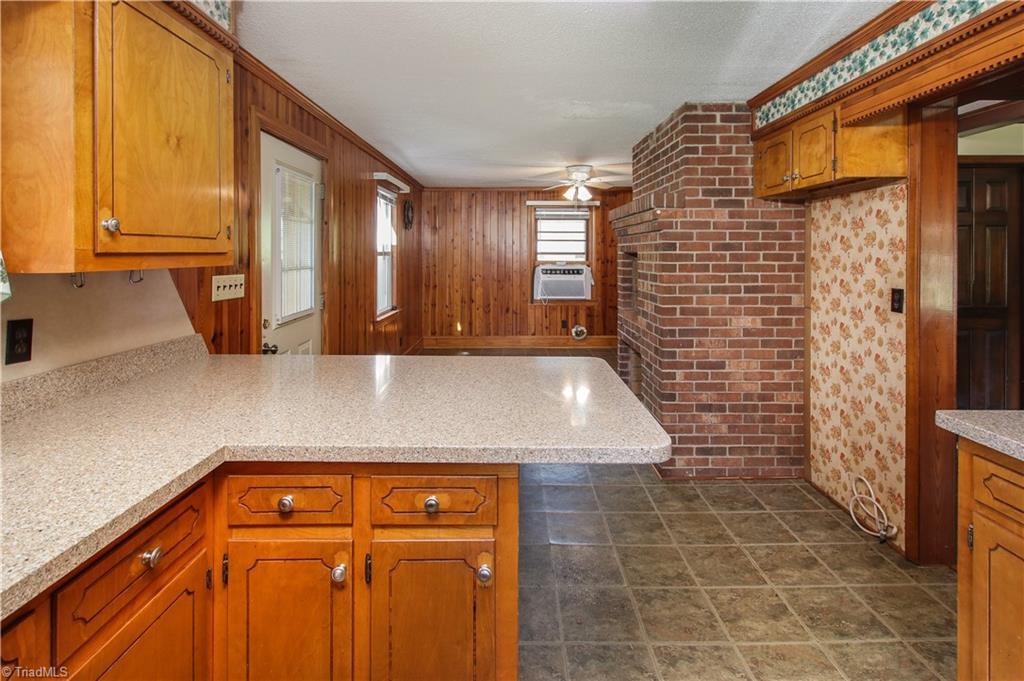 1917 Garner Road Denton, NC 27239 - Photo 17 of 41 Kitchen/Dining